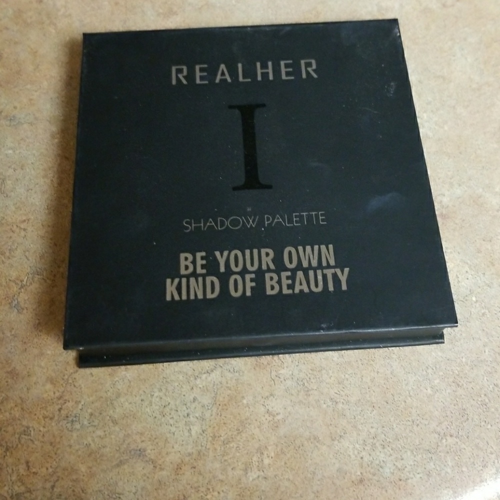 Realher- I shadow palette- Be your own beauty